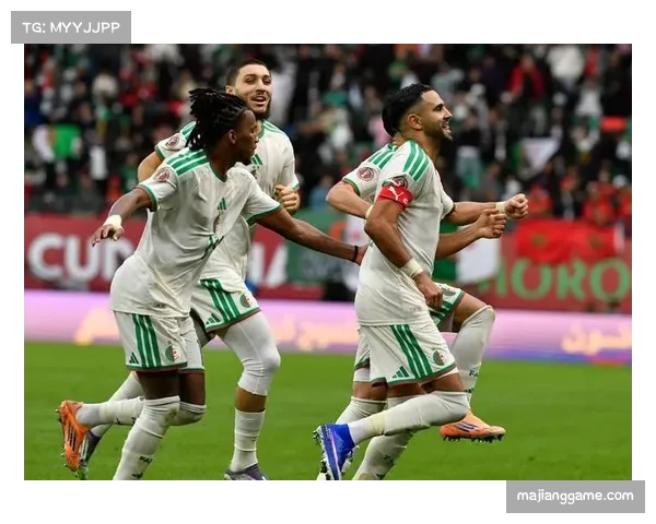 马赫雷斯内切遭遇孔德盯防 阿尔及利亚法国边路核心上演技术流对话